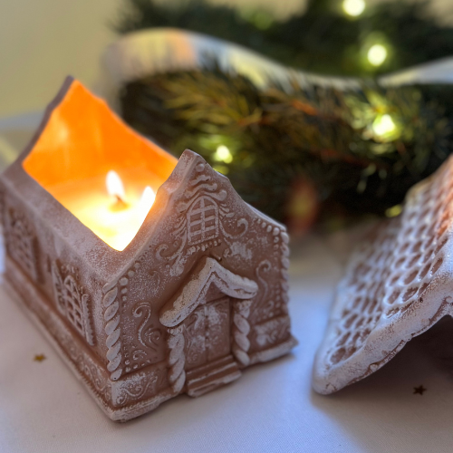 Zestaw Prezentowy Świąteczny: Świeca Domek Piernikowy i Świeca Korzenna