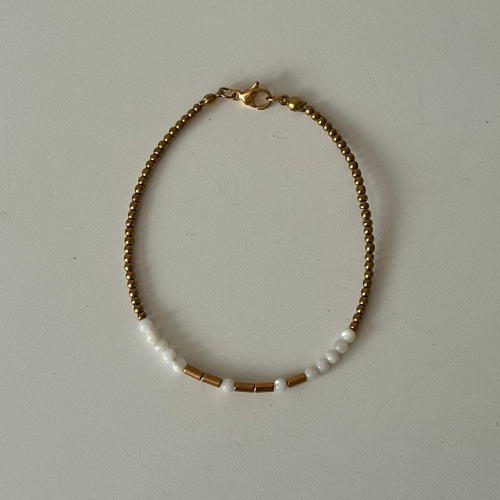 Morse Code Bracelet – Hematite & Natural Shell | 1 word