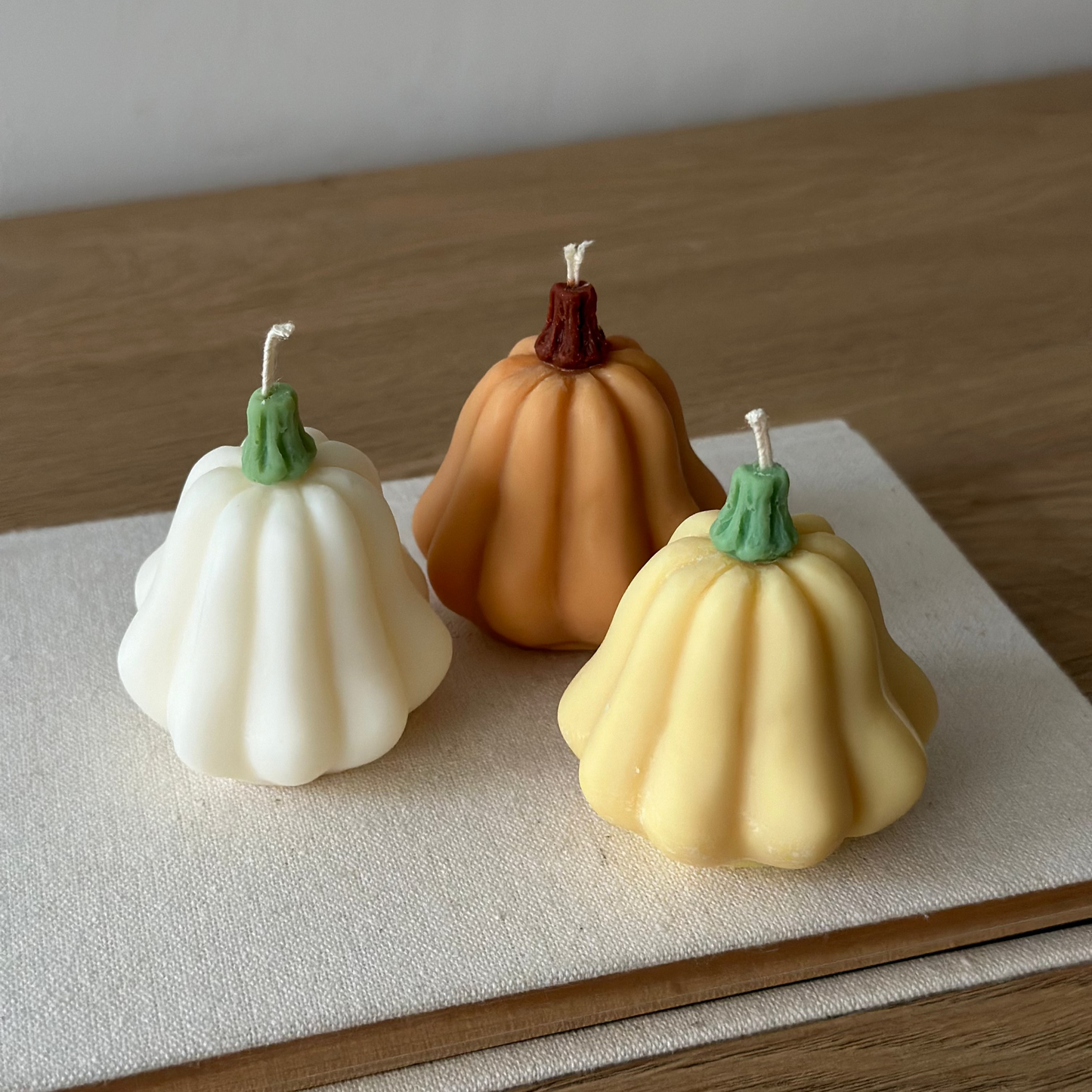Zestaw Pumpkin Butternut Small – Świece Sojowe w Kształcie Podłużnej Dyni