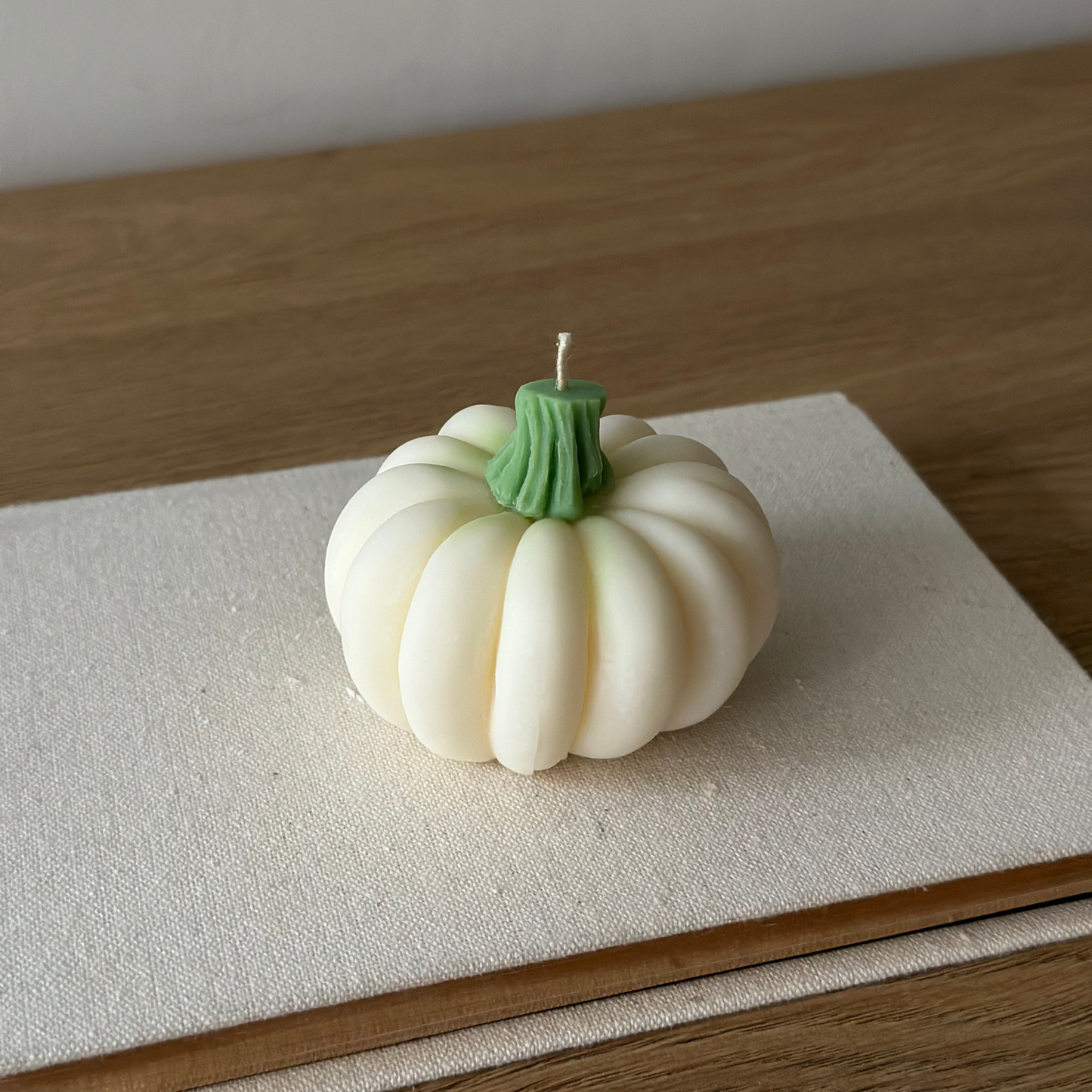 Pumpkin Classic – Świeca Sojowa w Kształcie Dyni