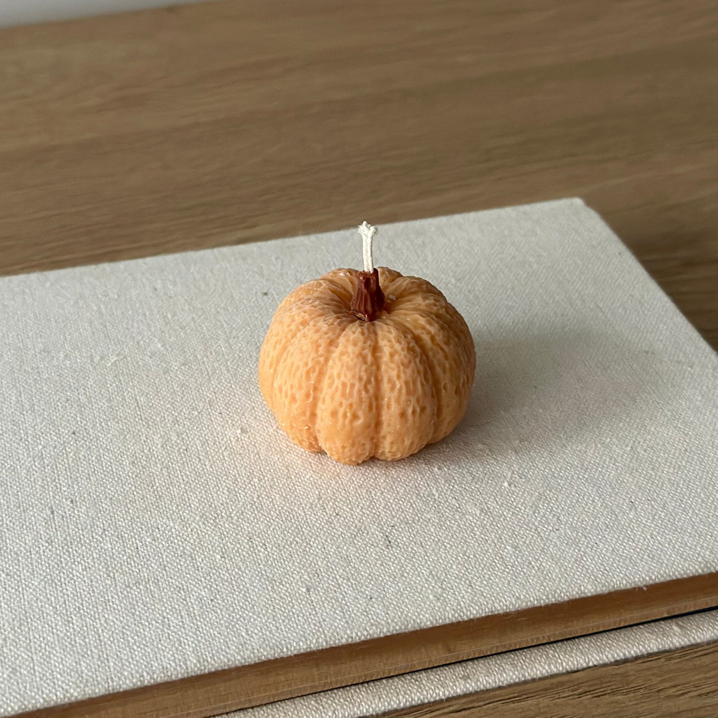 Pumpkin Medium – Średnia Świeca Sojowa Dynia