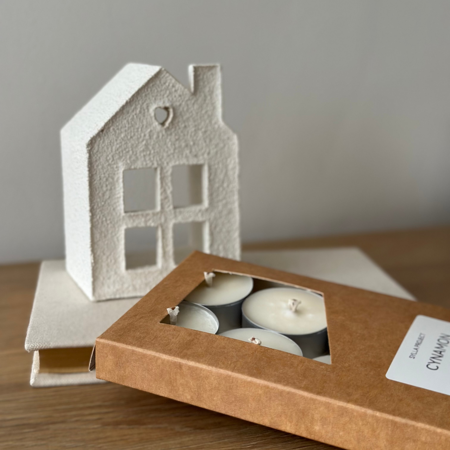 Zestaw - Gipsowy Domek do Tealight & 8 Sojowych Podgrzewaczy