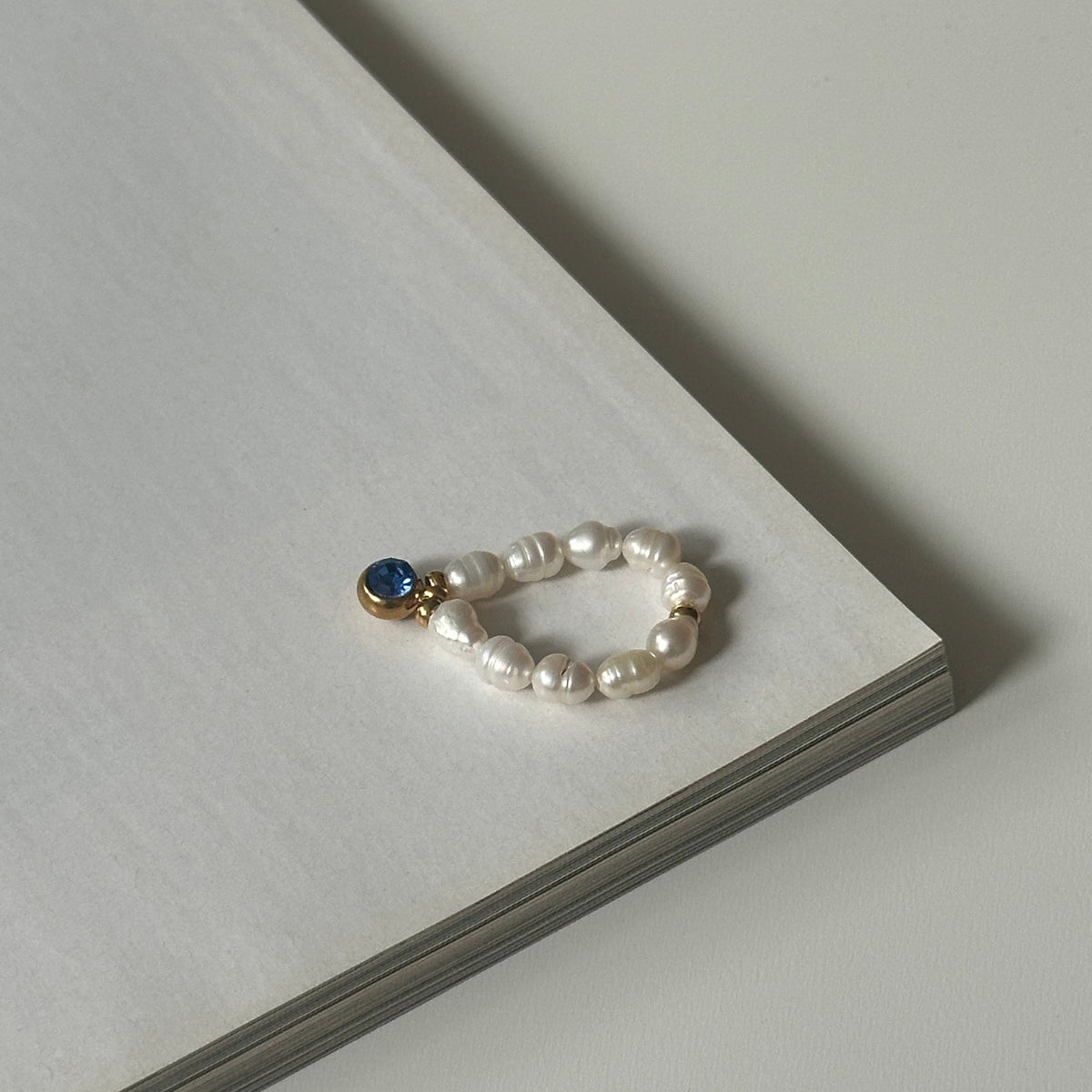 Pierścionek PEARL & BLUE CRYSTAL DOT – zdjęcie 4