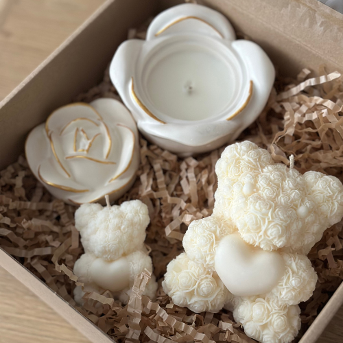Zestaw Prezentowy – Świeca Sojowa Róża Biała + Świeca Sojowa Teddy Bear & Teddy Bear Mały