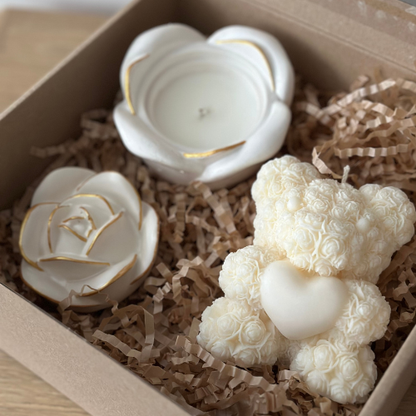 Zestaw Prezentowy – Świeca Sojowa Róża Biała + Świeca Sojowa Teddy Bear