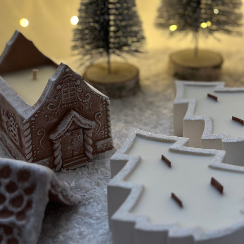 Świeca Sojowa Dekoracyjna – Domek Piernikowy