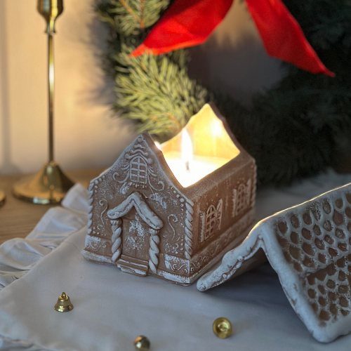 Świeca Sojowa Dekoracyjna – Domek Piernikowy
