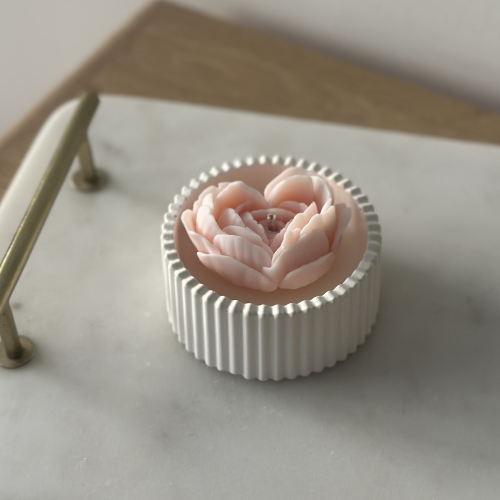 Świeca Sojowa Dekoracyjna – Piwonia Heart Pink
