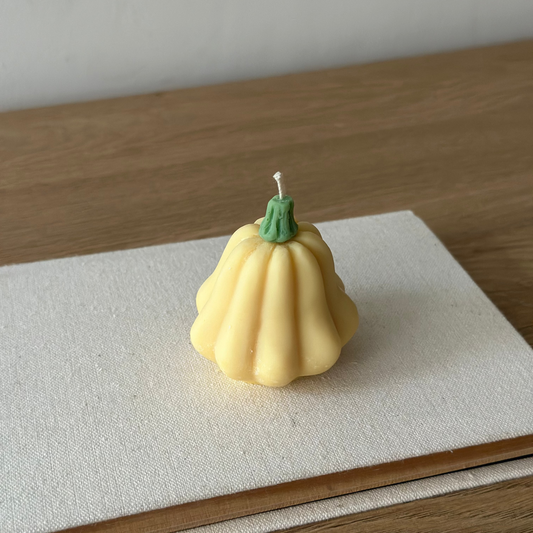 Pumpkin Butternut Small – Świeca Sojowa w Kształcie Podłużnej Dyni