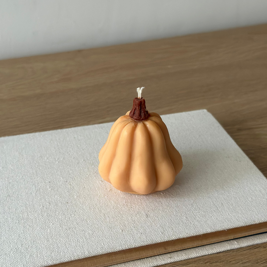 Pumpkin Butternut Small – Świeca Sojowa w Kształcie Podłużnej Dyni