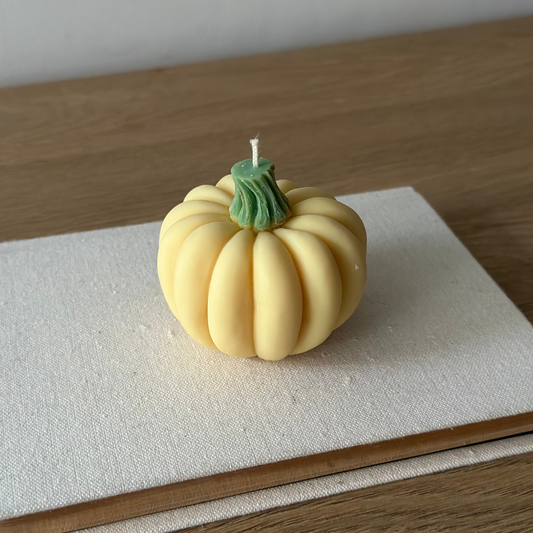 Pumpkin Classic – Świeca Sojowa w Kształcie Dyni