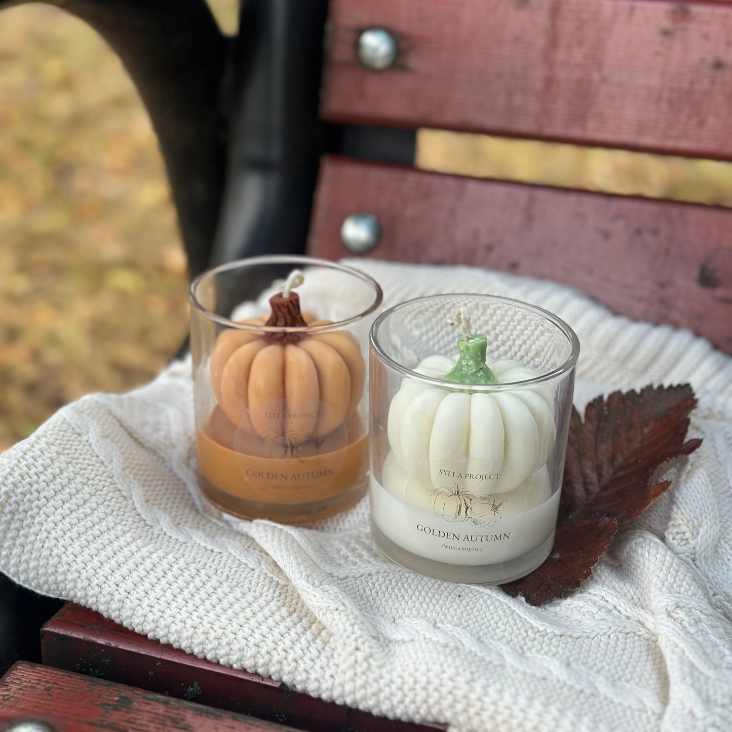 Zestaw 2 Brązowych Świec Sojowych Dekoracyjnych – Golden Autumn